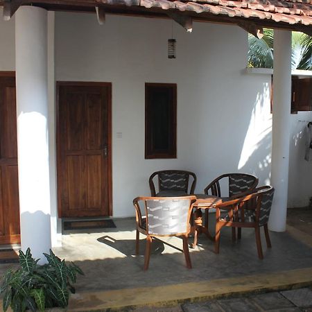 Sandy Beach Hotel Arugam Bay Room photo