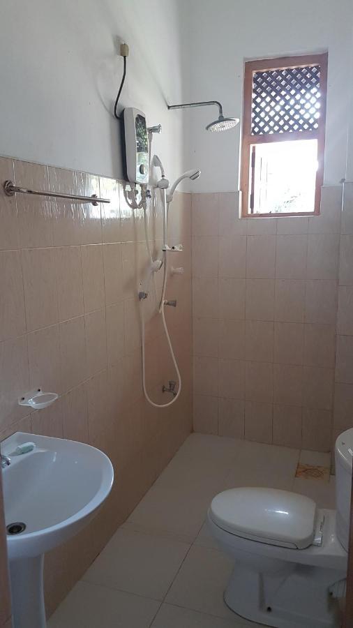 Sandy Beach Hotel Arugam Bay Room photo